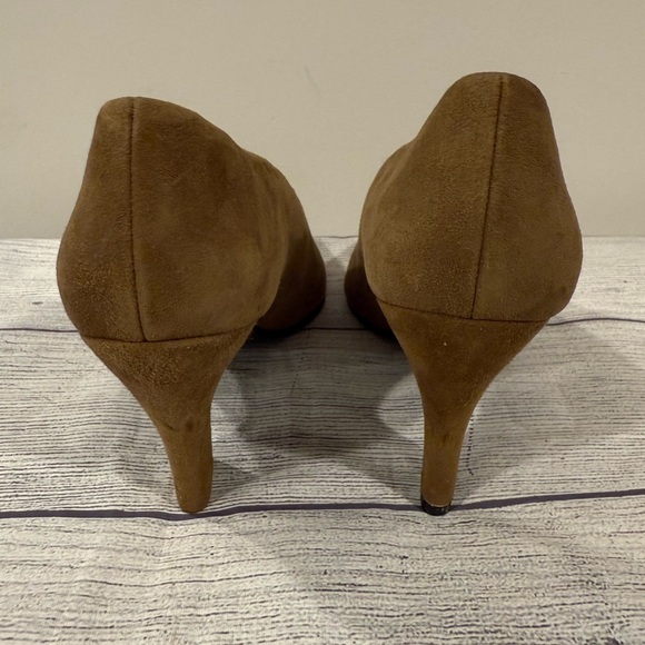 Charles Jourdan Brown Suede Heels/size 8M - Picture 4 of 13